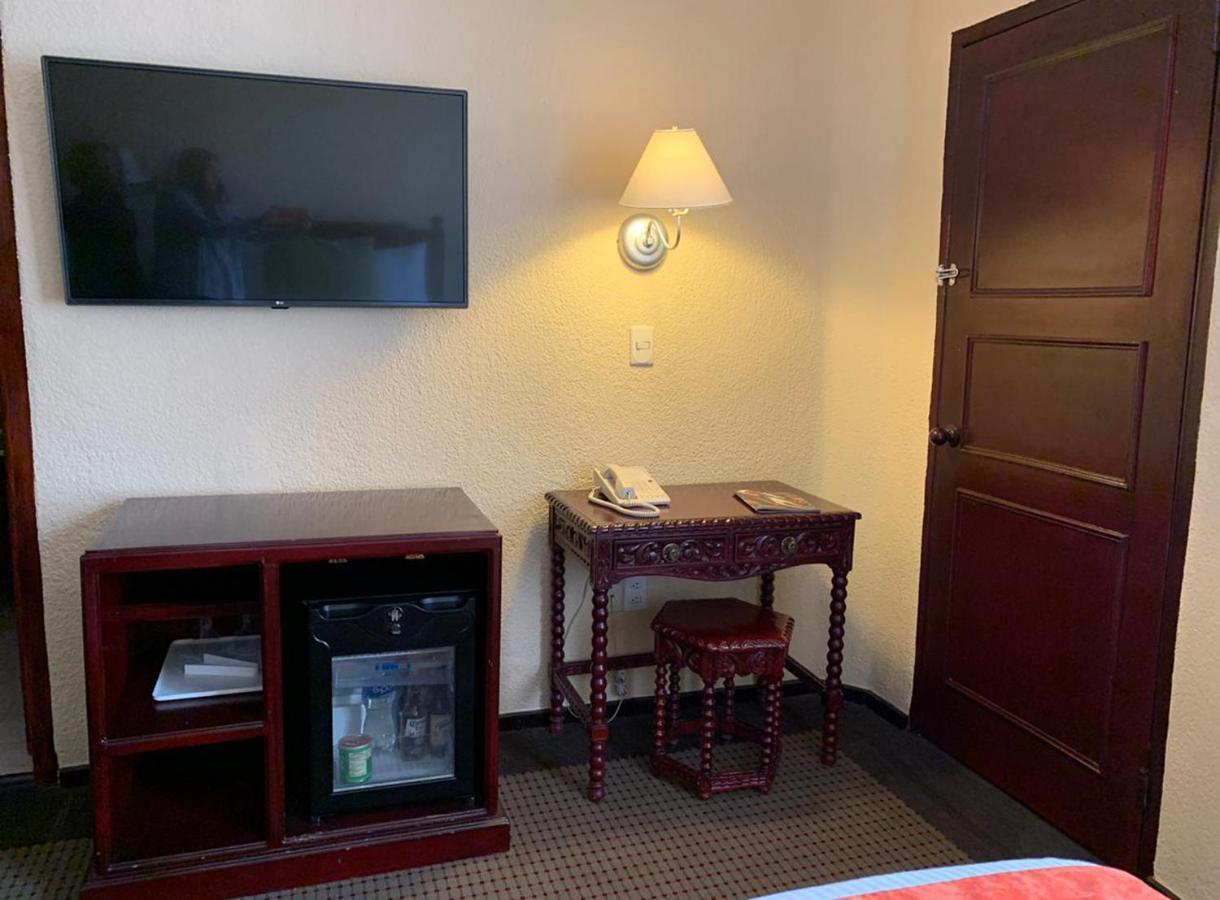 Hotel Geneve Cd De Mexico Eksteriør billede A room at the hotel