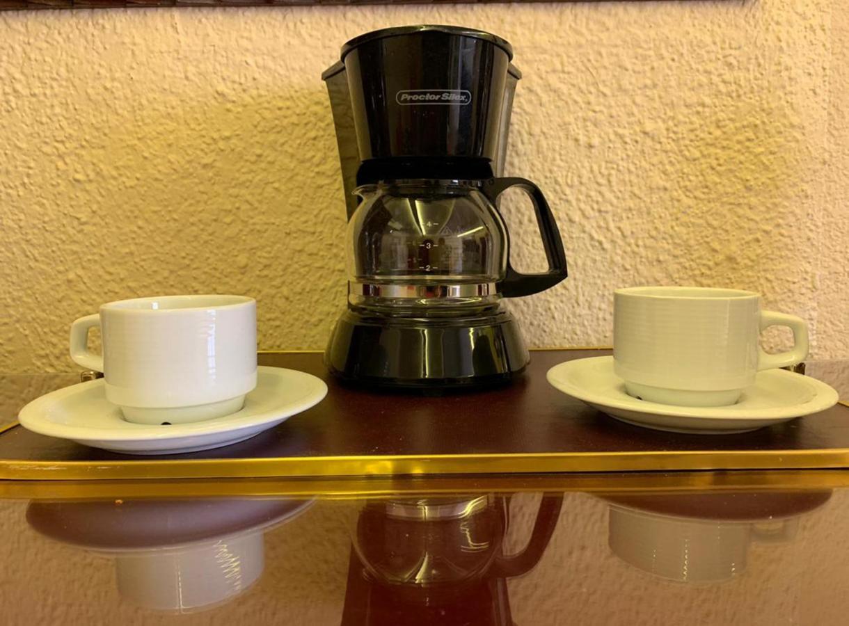Hotel Geneve Cd De Mexico Eksteriør billede A coffee pot