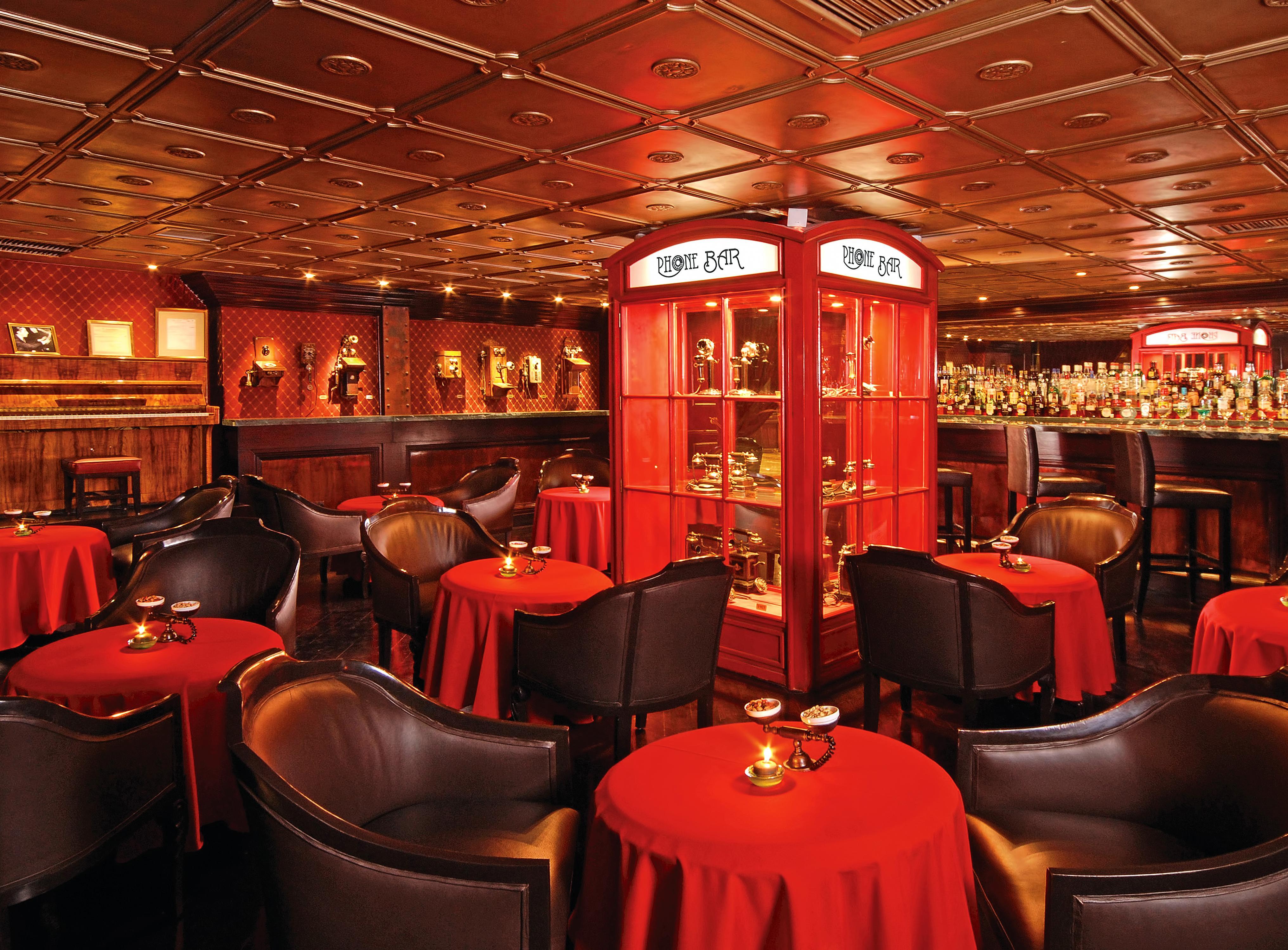Hotel Geneve Cd De Mexico Eksteriør billede The interior of the bar